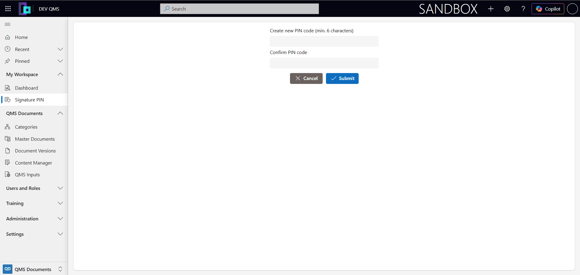 Der Bildschirm Signature PIN bei der ersten Einrichtung, mit einem Feld Create new PIN code, einem Feld Confirm PIN code und einer Schaltfläche Submit.