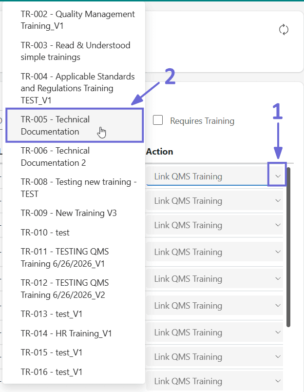 Die Auswahlliste Link QMS Training, geöffnet in einer Zeile der Registerkarte Coverage Gaps, die die Schulungen auflistet, die verknüpft werden können.